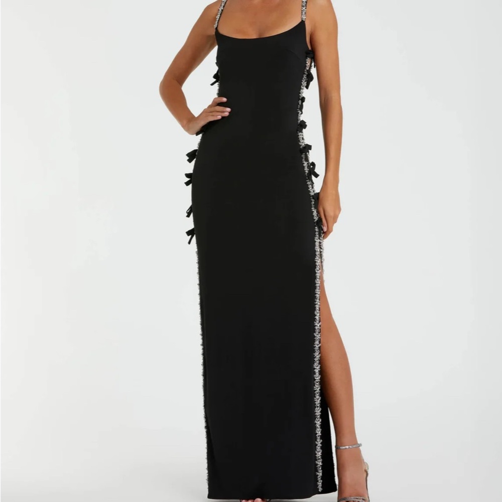 Mac Duggal Elegant Black Evening Dress size 4 bow details